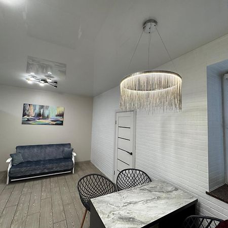 Vip Apartment У Центрі Міста, Новобуджк Театральний,Дуже Простора روفنو المظهر الخارجي الصورة