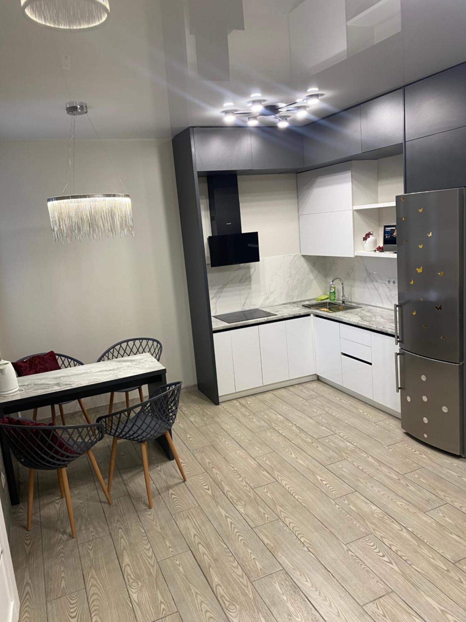 Vip Apartment У Центрі Міста, Новобуджк Театральний,Дуже Простора روفنو المظهر الخارجي الصورة