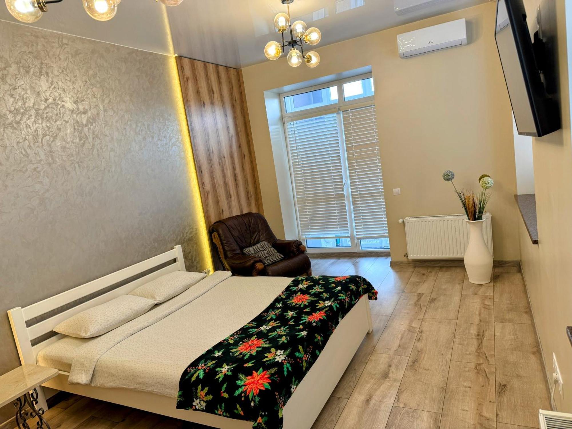 Vip Apartment У Центрі Міста, Новобуджк Театральний,Дуже Простора روفنو المظهر الخارجي الصورة