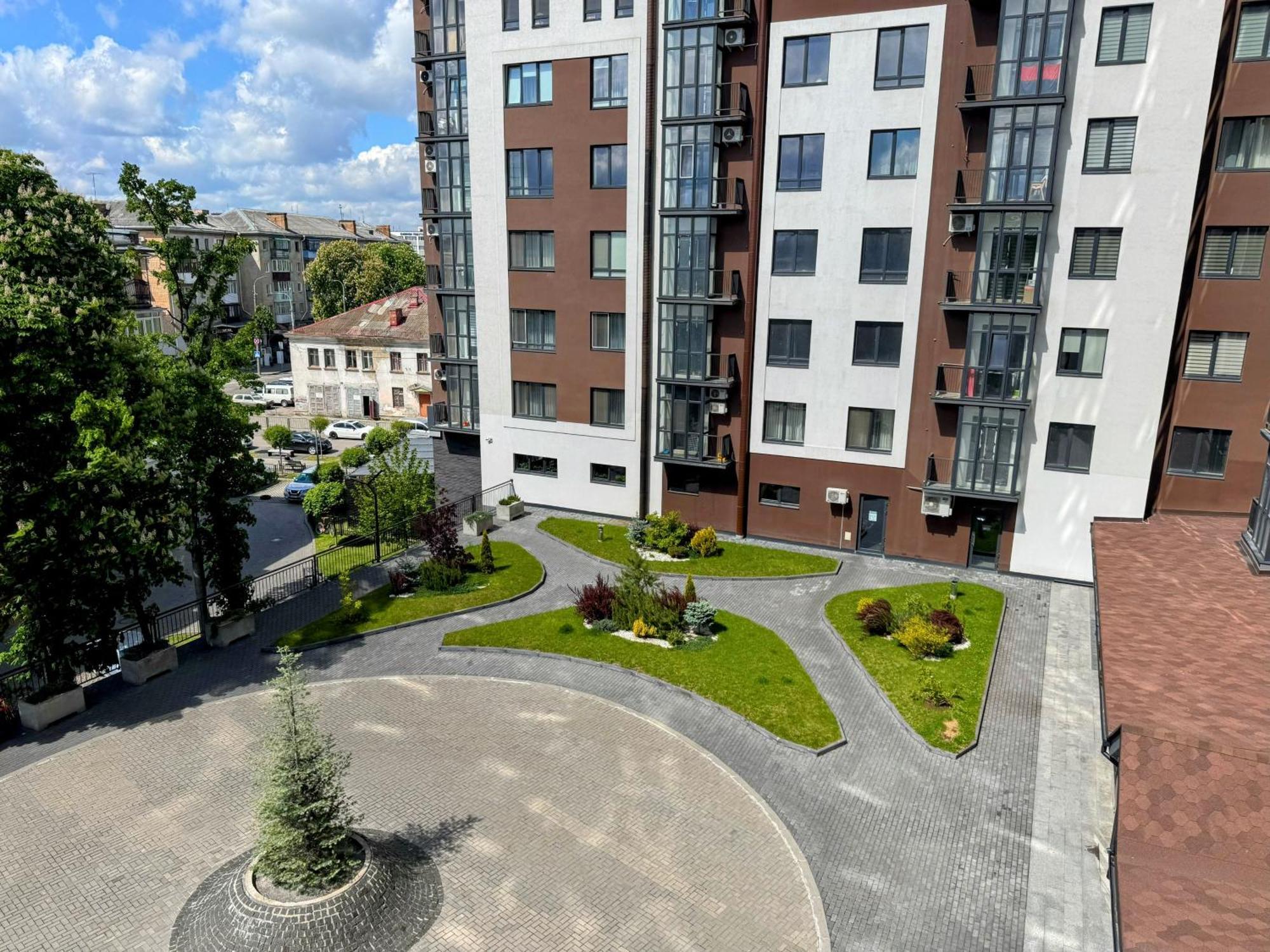 Vip Apartment У Центрі Міста, Новобуджк Театральний,Дуже Простора روفنو المظهر الخارجي الصورة